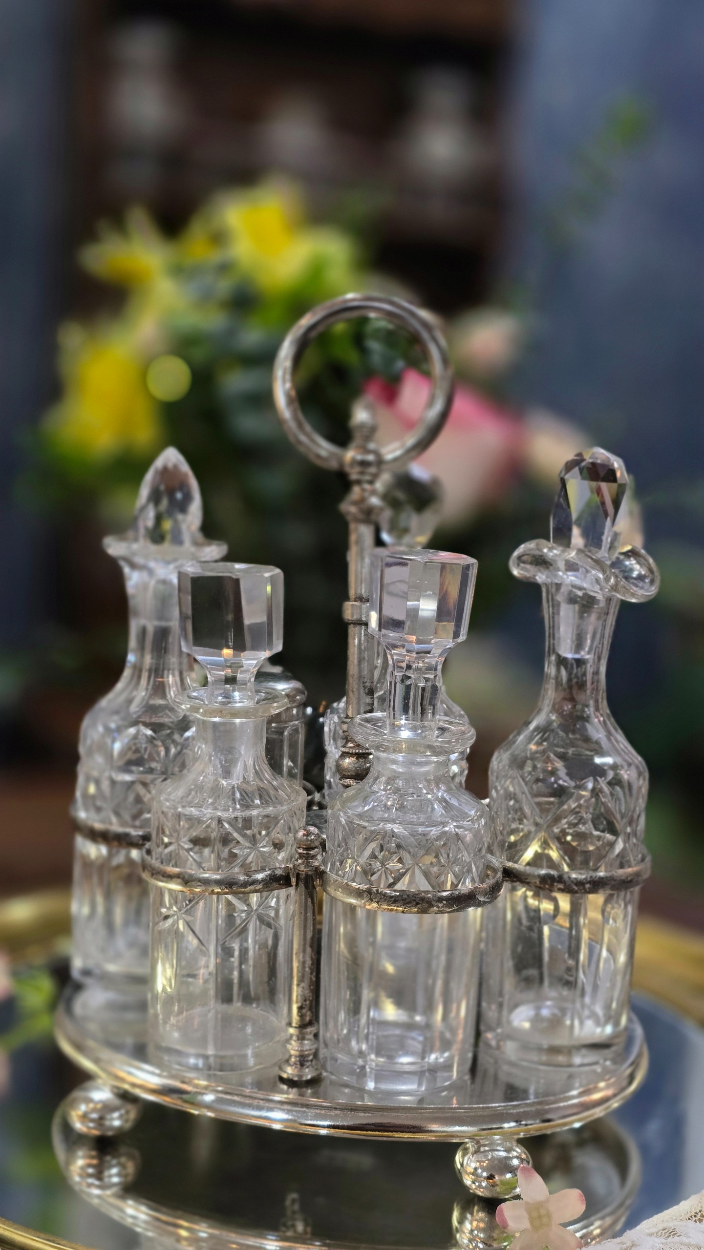 چاشنی خوری نوربلین و کریستال (توضیحات دارد )