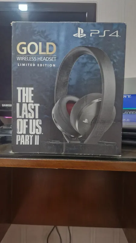 Gold Headset last of us II