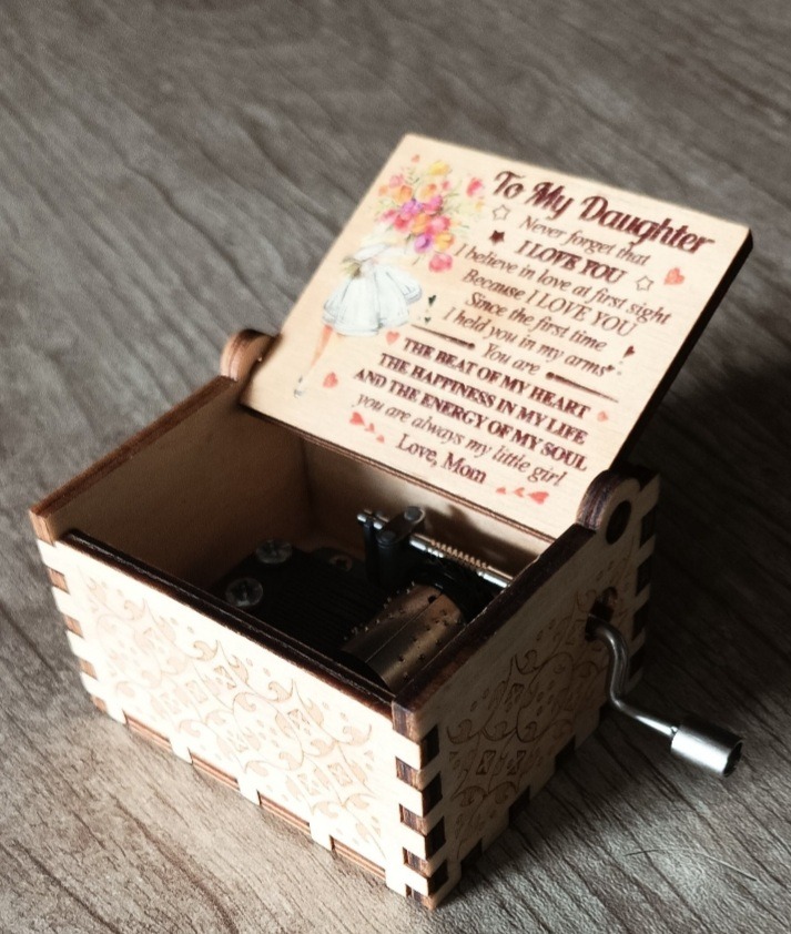 جعبه موزیکال مکانیکی. هندلی ریز نقش