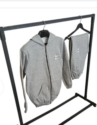 ست هودی و شلوار رنگ طوسی .تن خور عالی