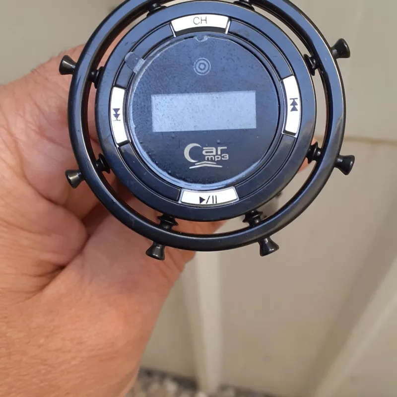 ریموت کنترل فندکی 6 کاره طبق تصاویر توضیح دارد