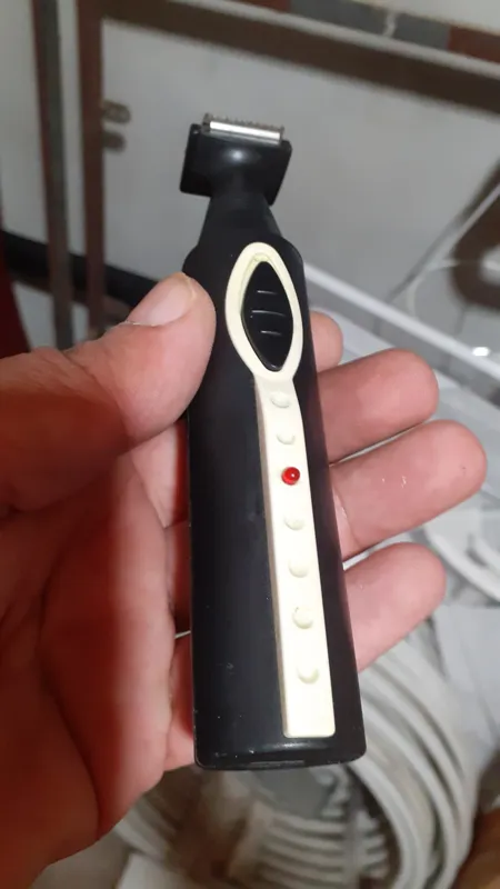 خط زن یا مو زن برابر با تصاویر نیاز به سرویس