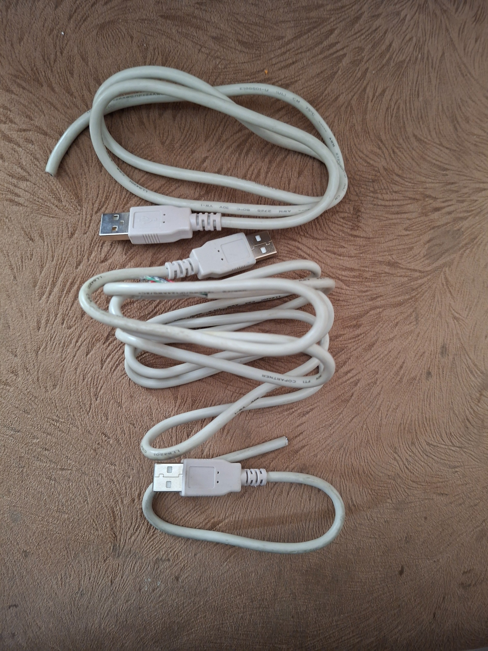 3 عدد کابل usb