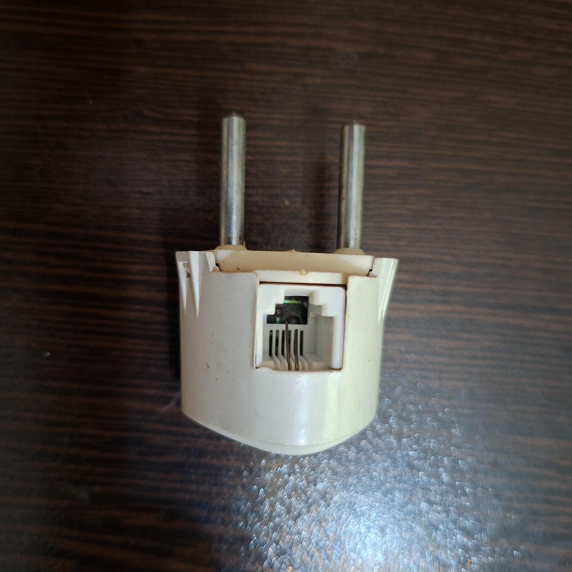 دوشاخه تلفن صد در100 ضدبرق