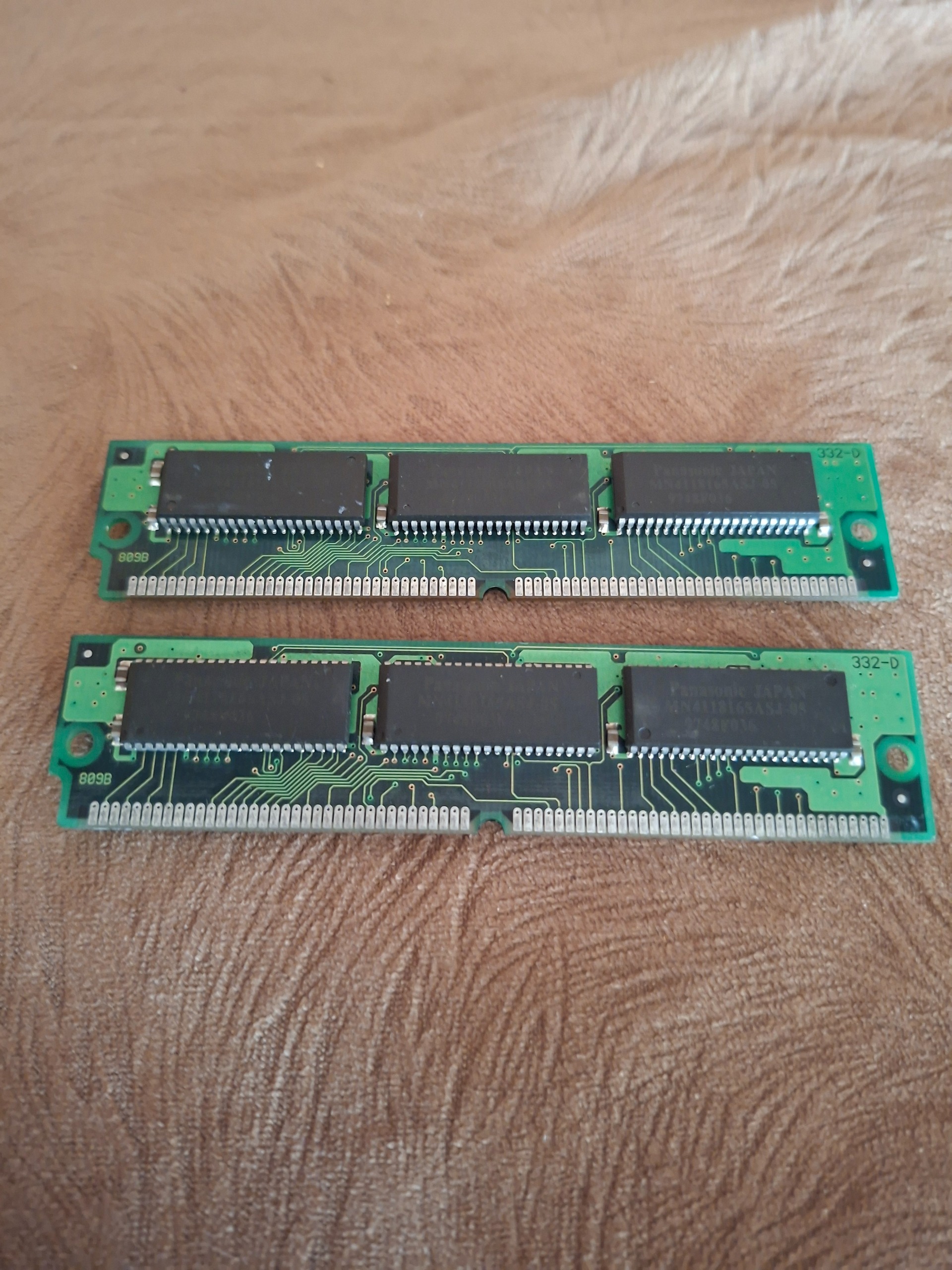 یک جفت رم کامپیوتر قدیمی 72پین