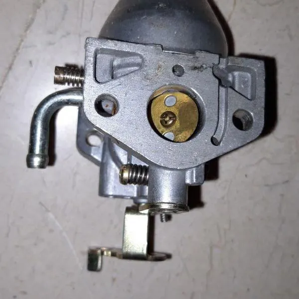 کاربراتور سم پاش. اره موتوری. زمین کوب