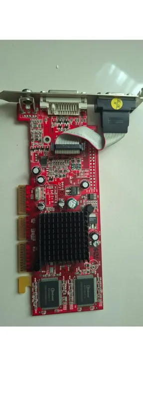 گرافیک Radeon 7000 64mb