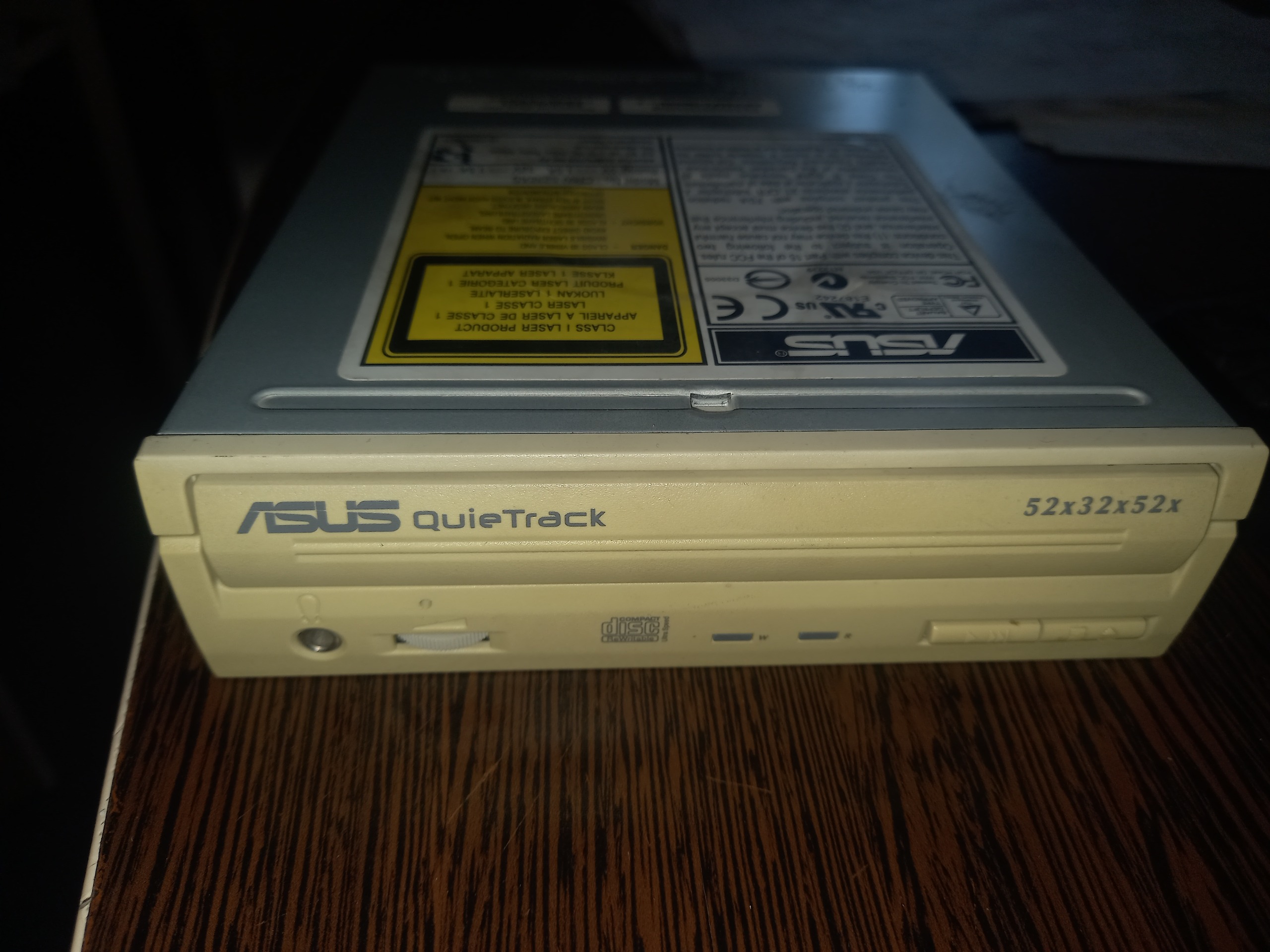 سی دی رایتر ASUS QuieTrack