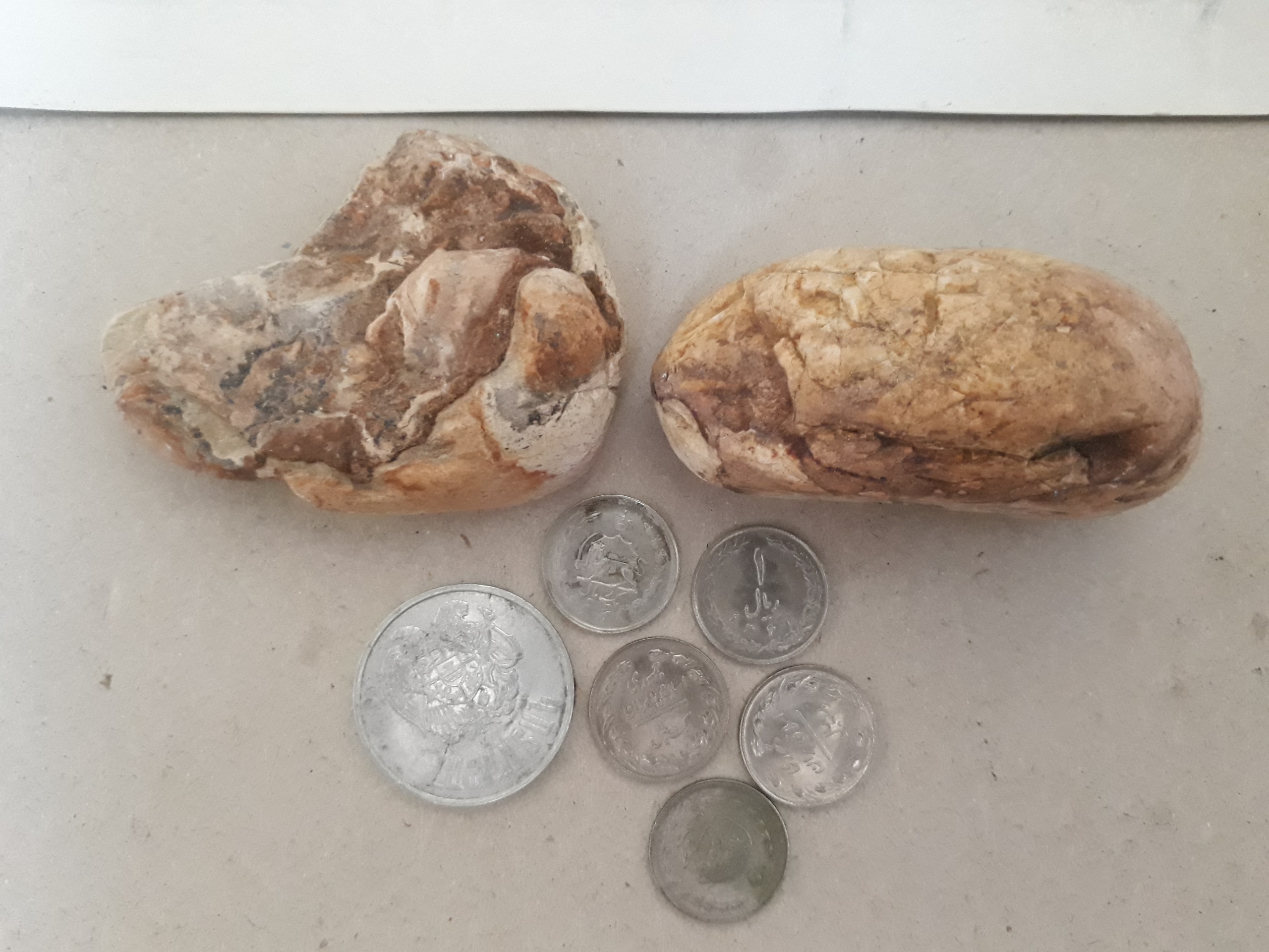 سکه های قدیمی خارجی و ایرانی سنگ های قدیمی