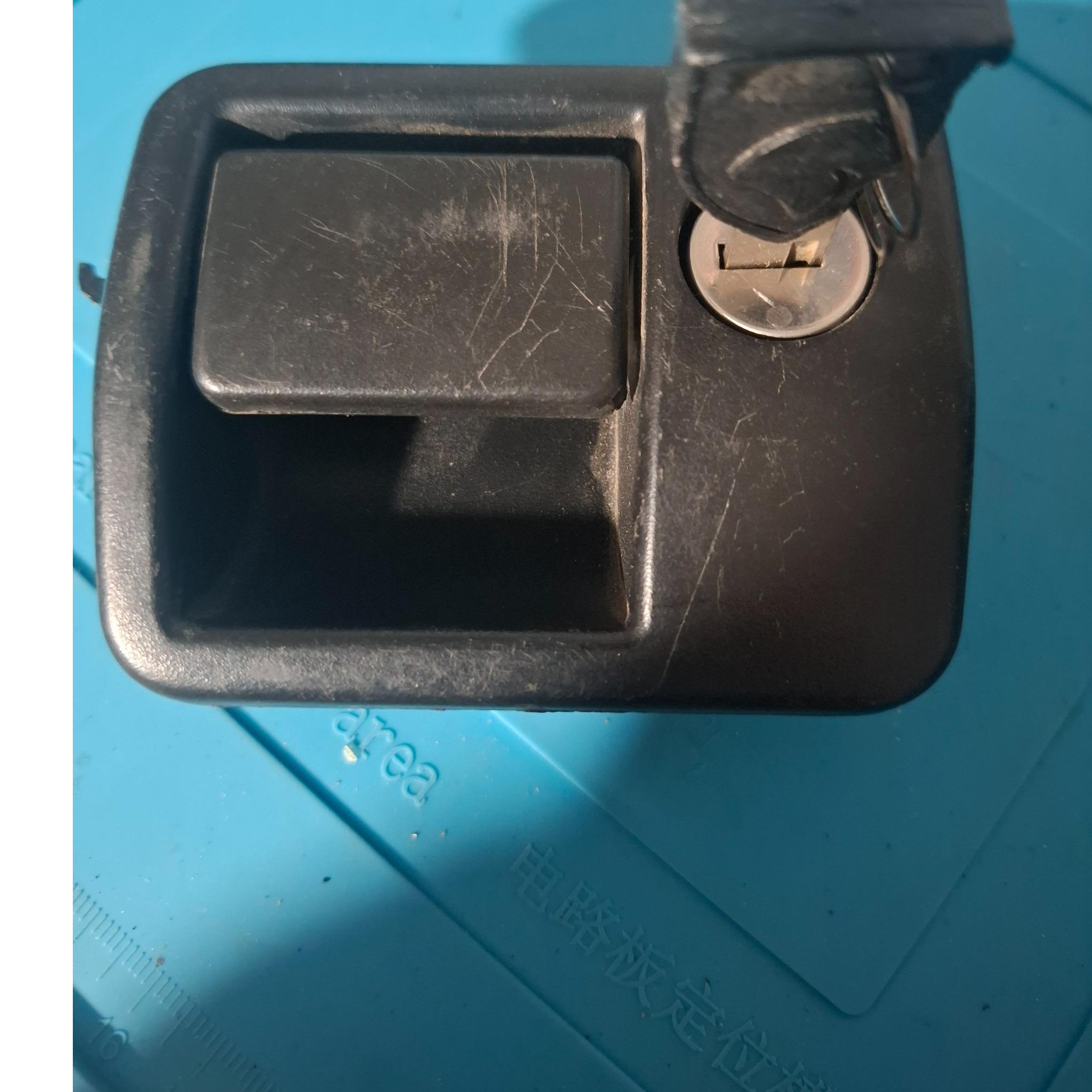 قفل درب داشبورد سمند