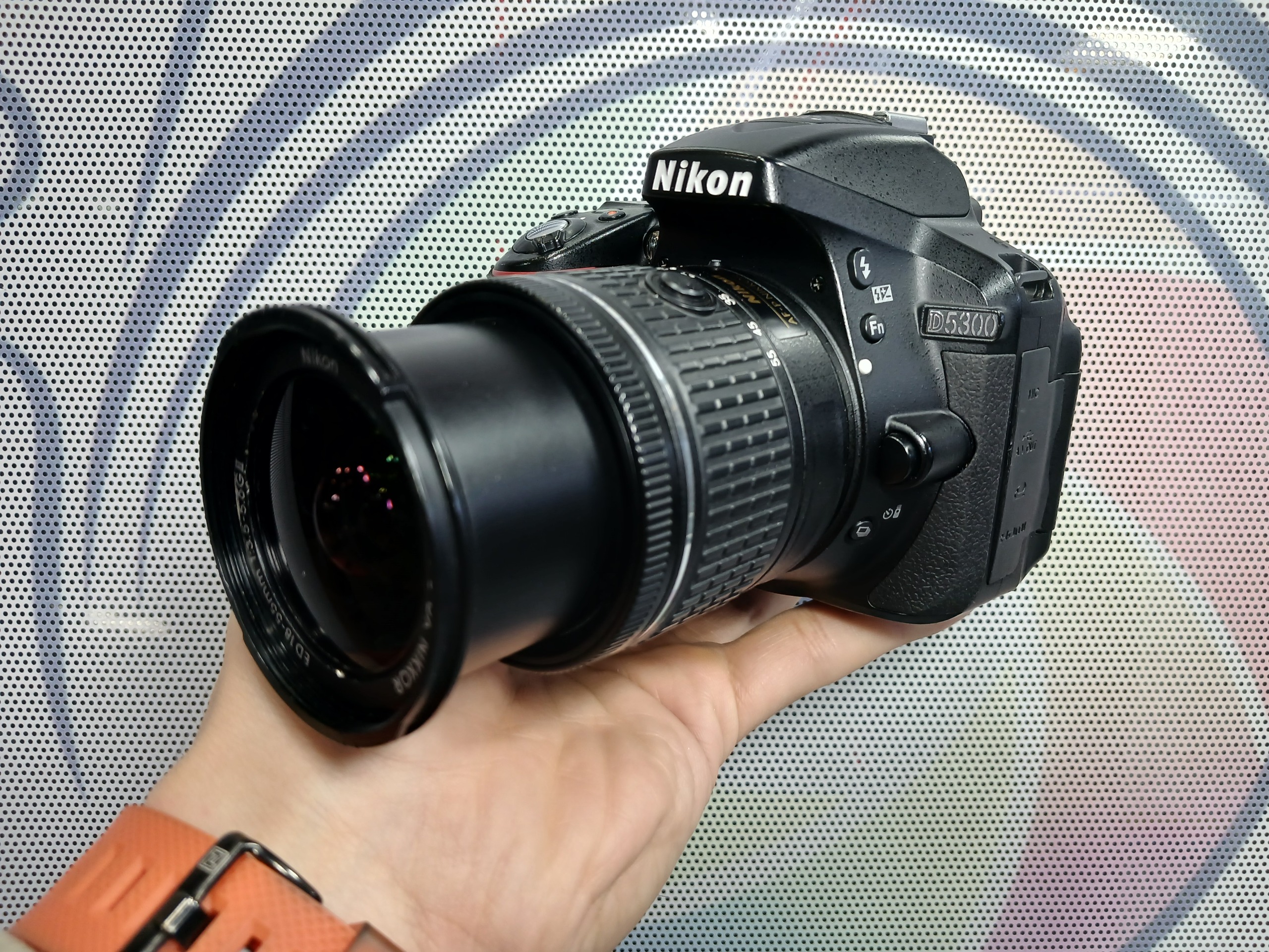 نیکون مدل D5300 با لنز 55_18 VR