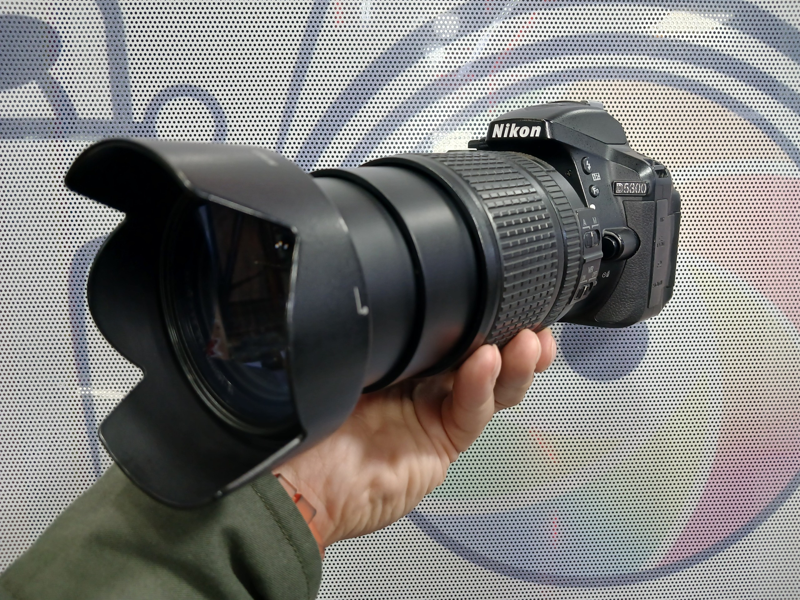 نیکون مدل D5300 با لنز 140_18 VR