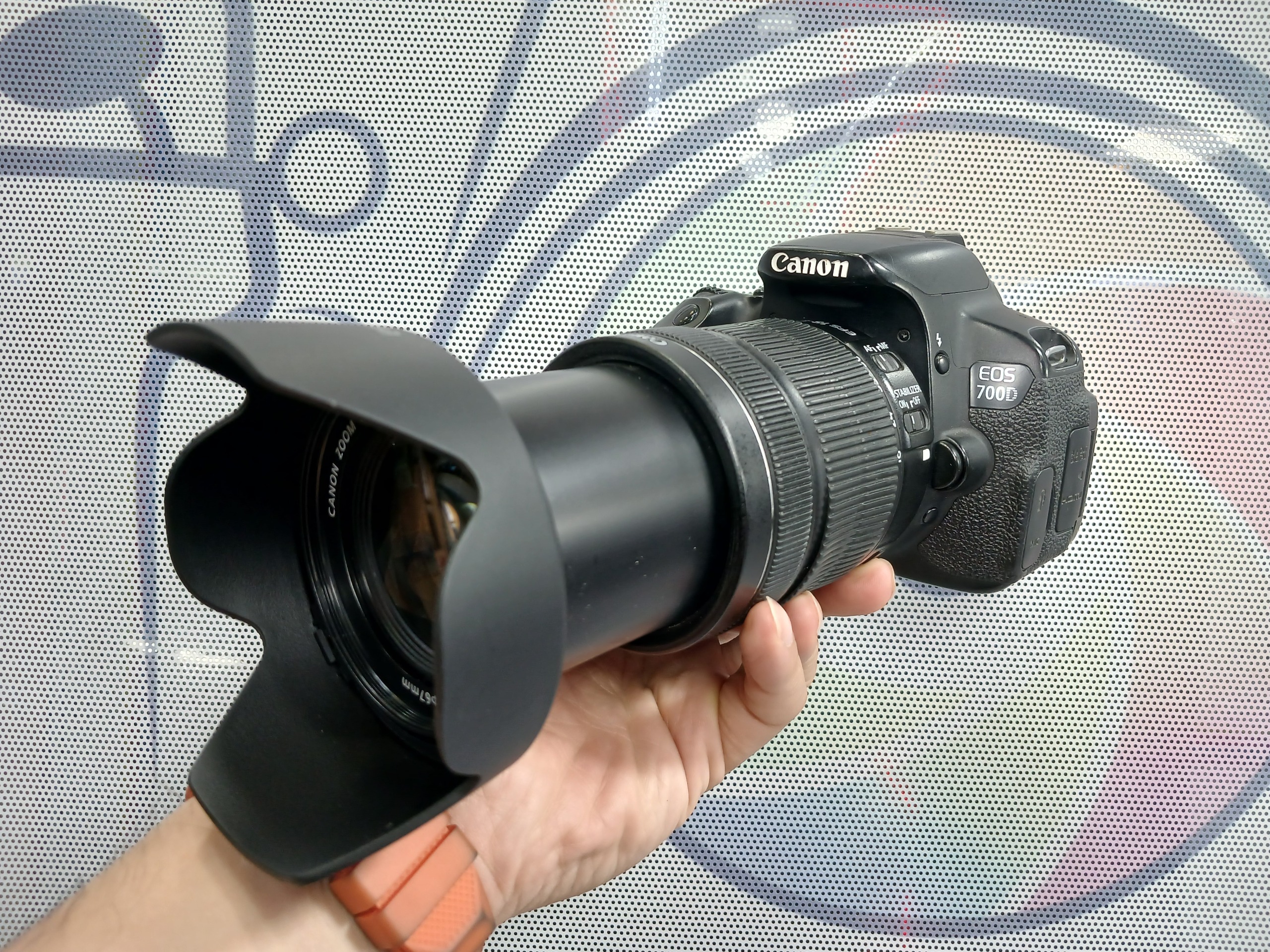 کانن مدل 700D با لنز 18.135 سری STM