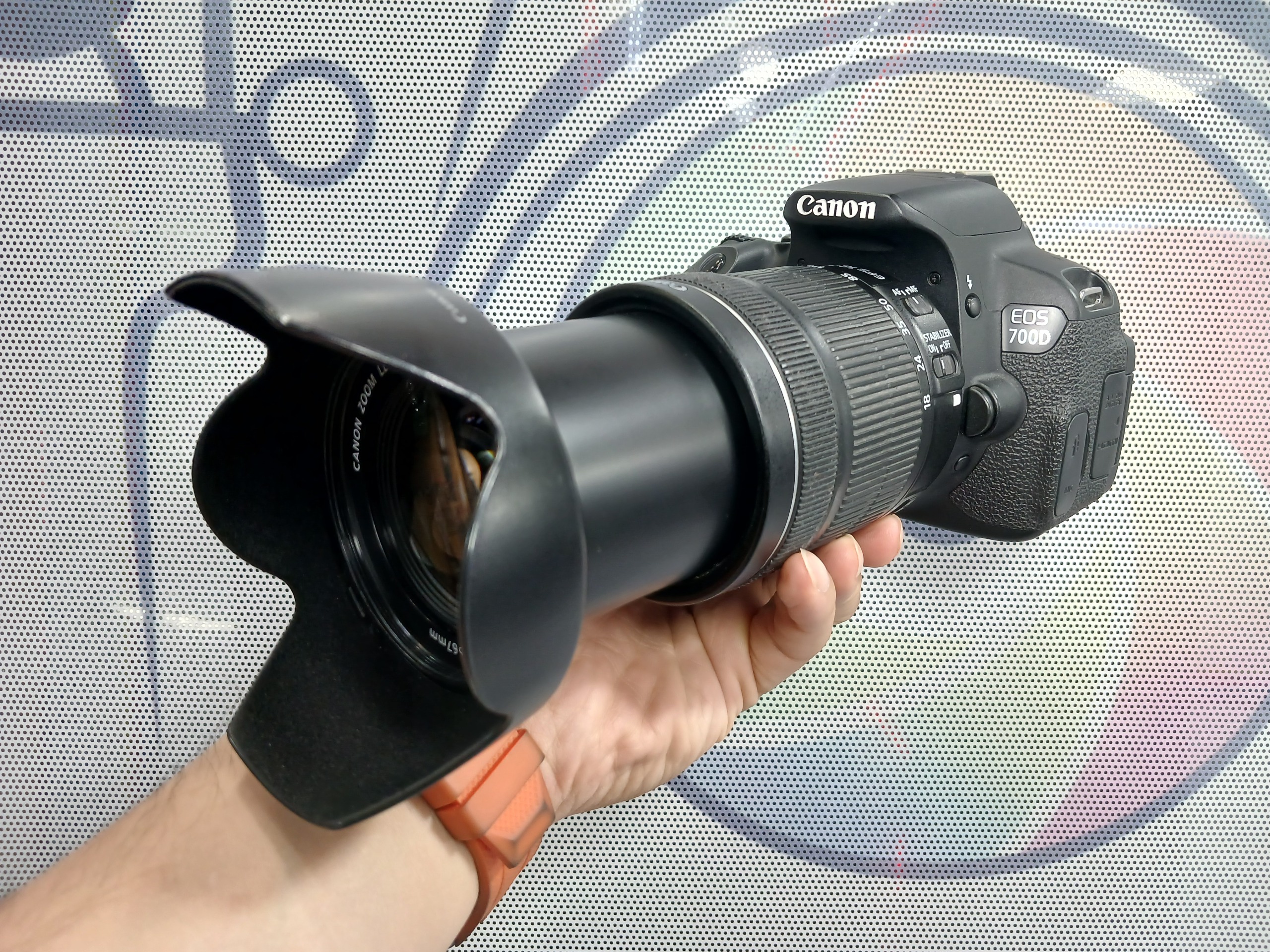 کانن مدل 700D با لنز 18.135 سری STM