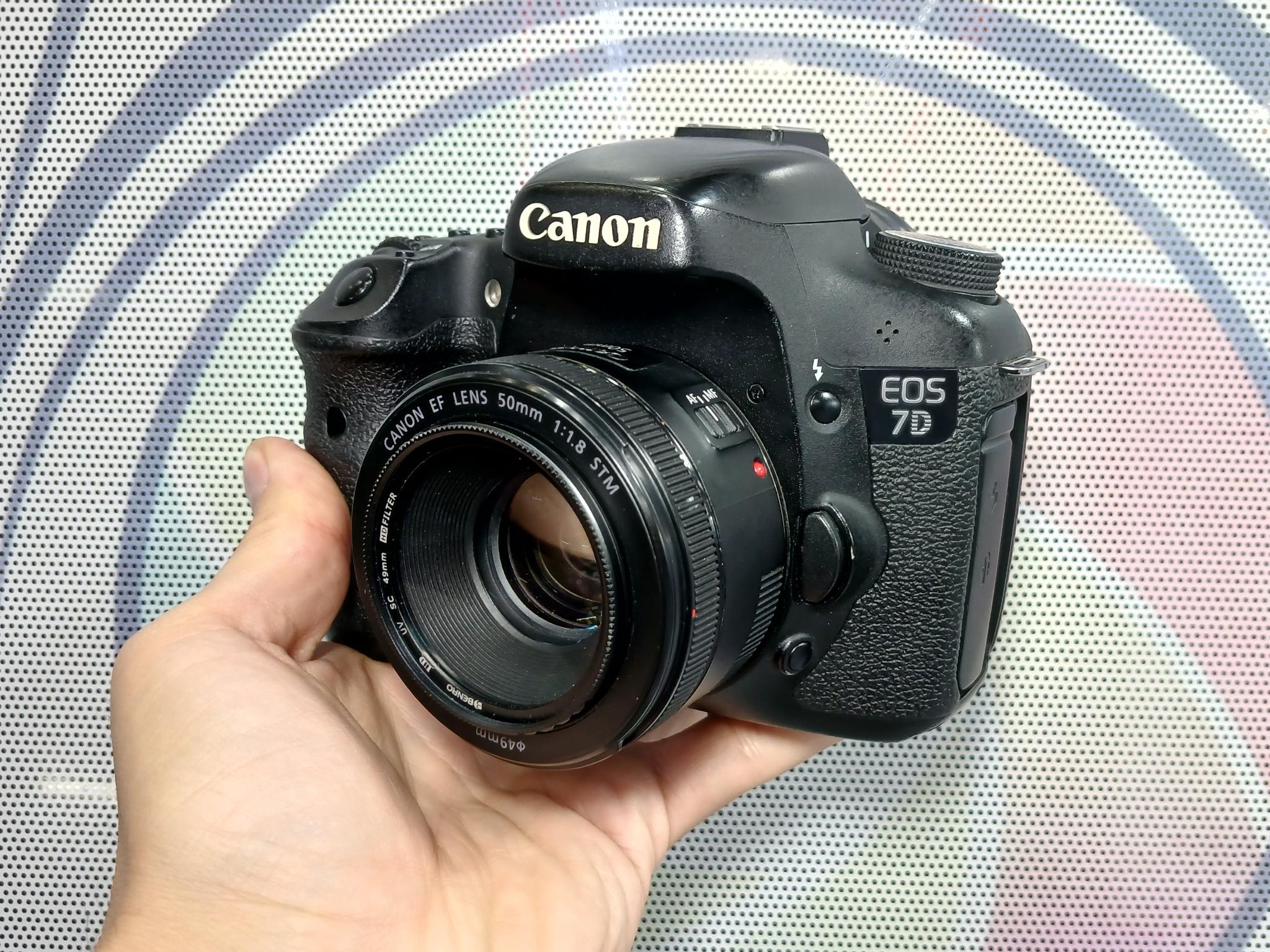 کانن مدل 7D با لنز 50 فیکس 1.8 STM