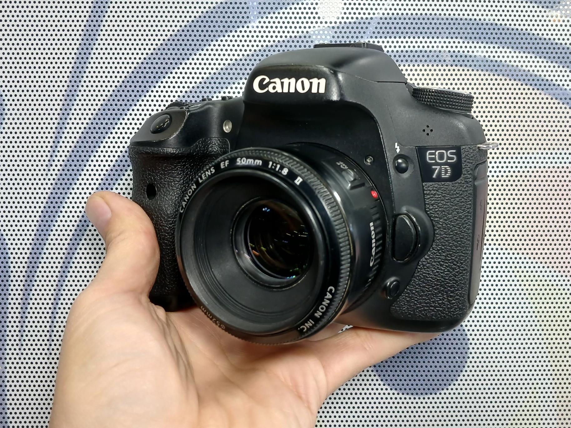 کانن مدل 7D مارک 1 با لنز 50 فیکس 1.8