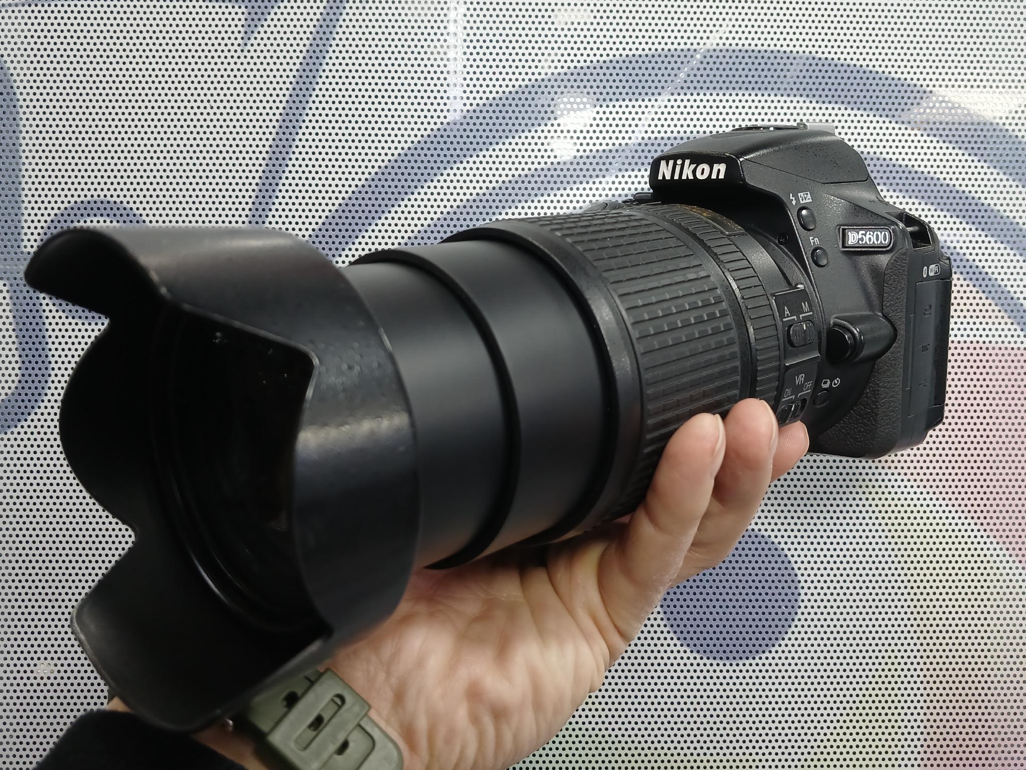 نیکون مدل D5600 با لنز 18.140 VR