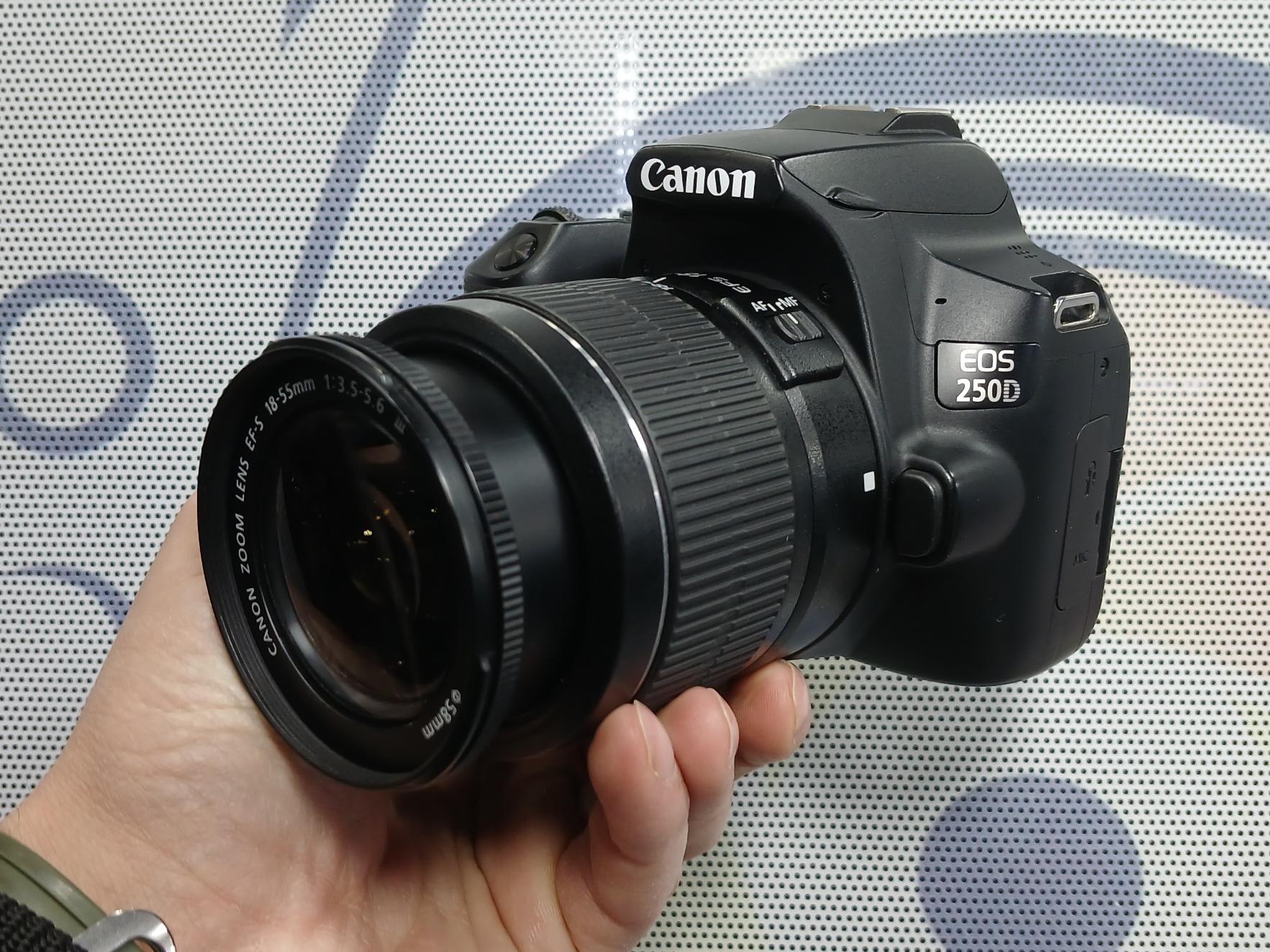 کانن مدل 250D با لنز 18.55