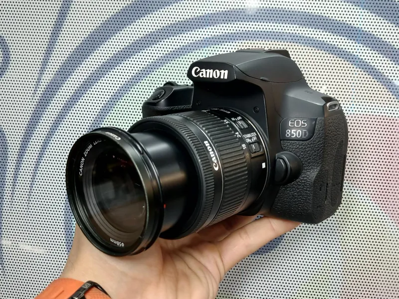 کانن مدل 850D با لنز 18.55 STM