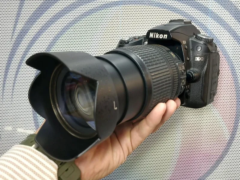 نیکون مدل D 90 با لنز 18.105 VR