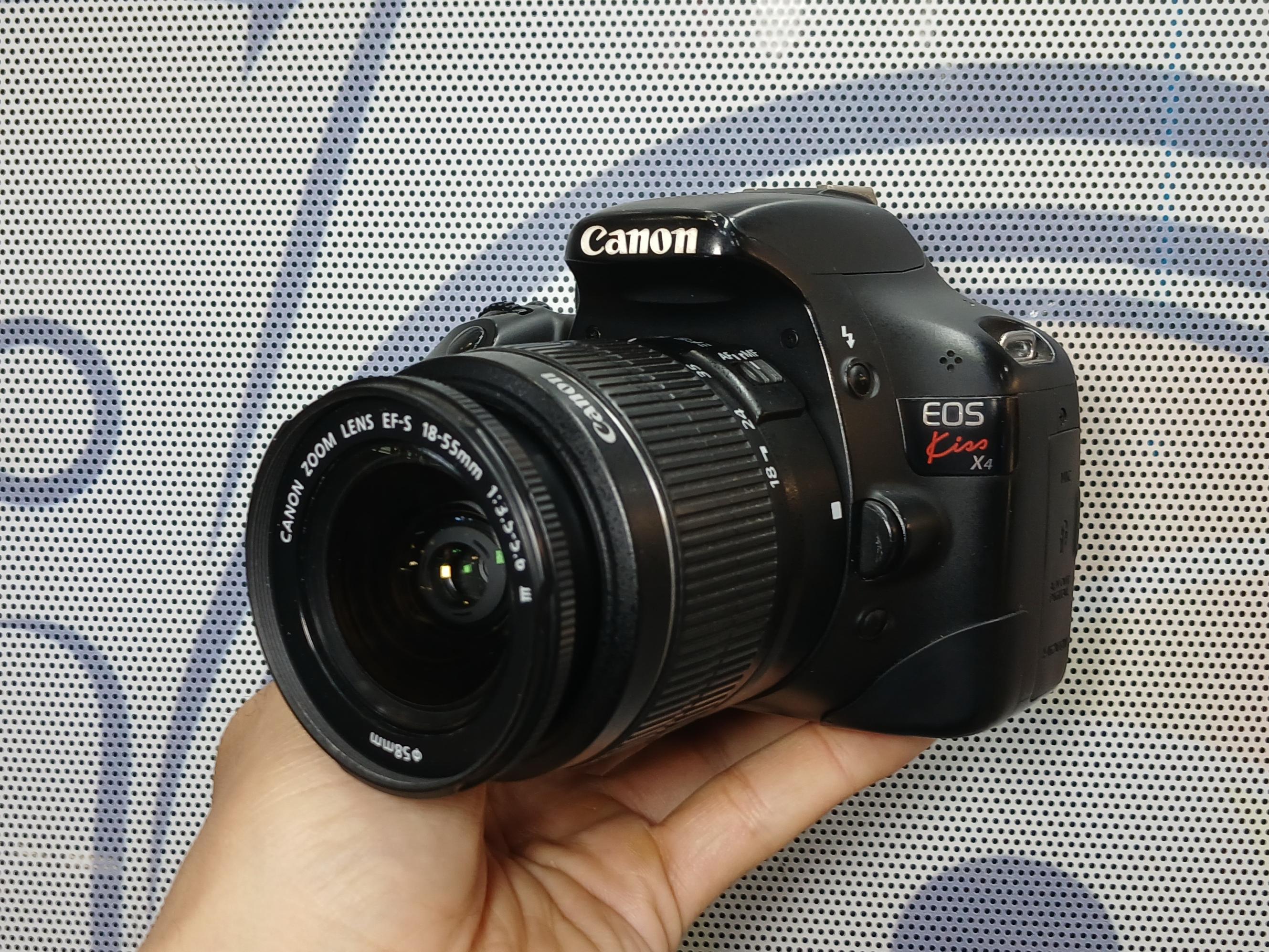 کانن مدل 550D با لنز 18.55