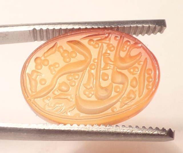 نگین عقیق خطی