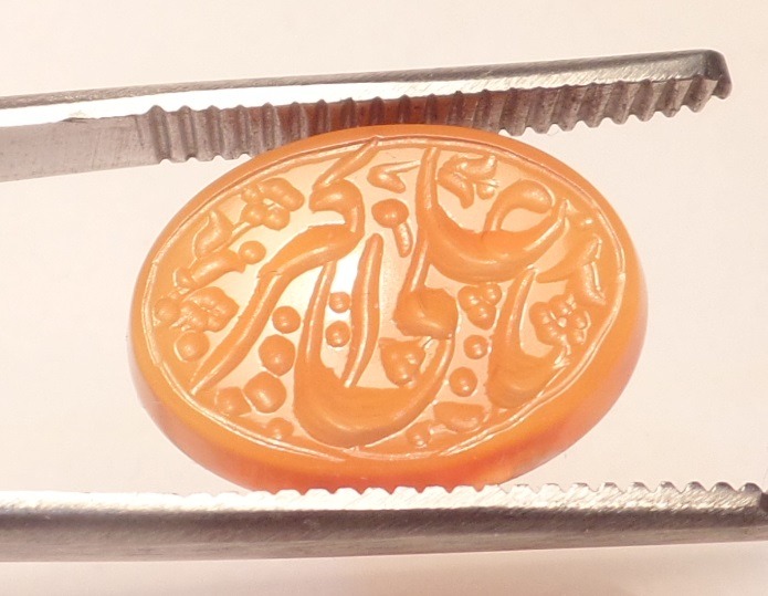 نگین عقیق خطی