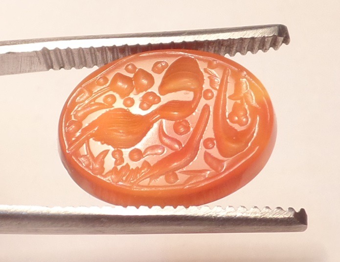 نگین عقیق خطی
