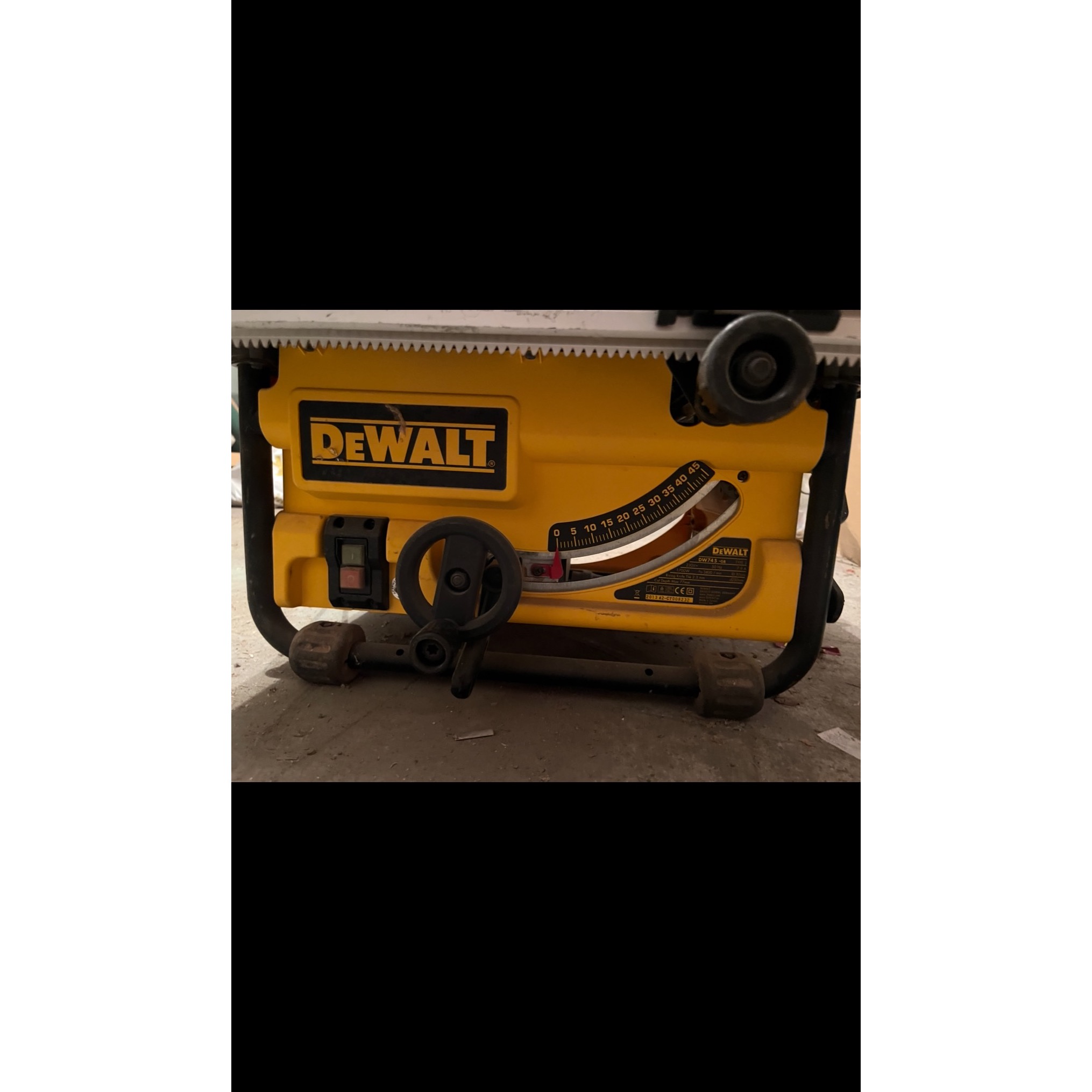 اره میزی Dewalt DW745