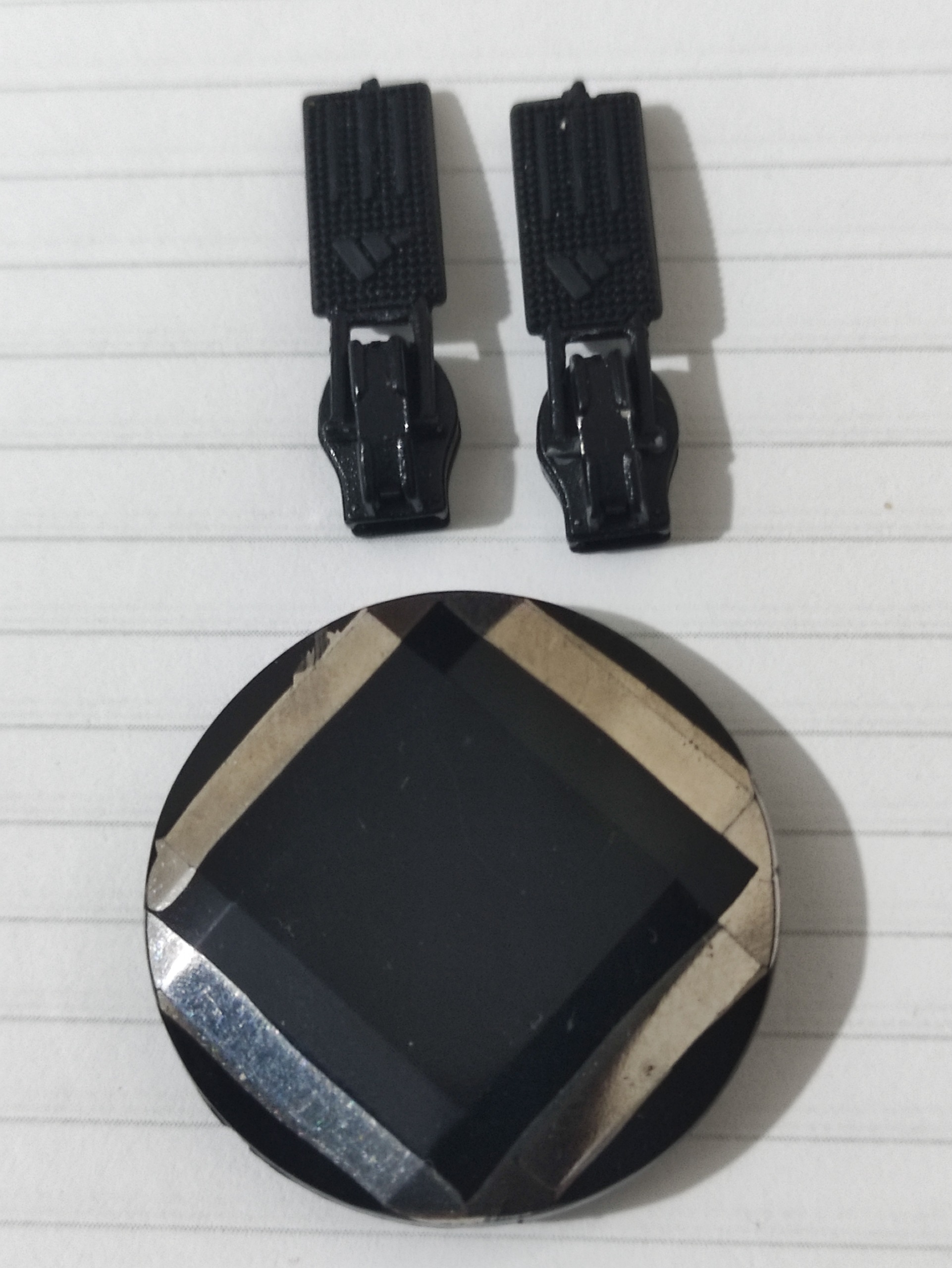 دکمه خاص و دو سرزیپ اصل آدیداس طبق توضیح