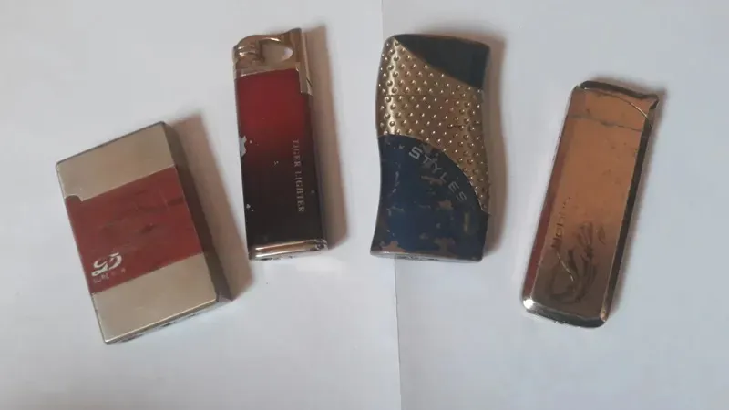 4 فندک فلزی برند دار طبق عکس و توضیح