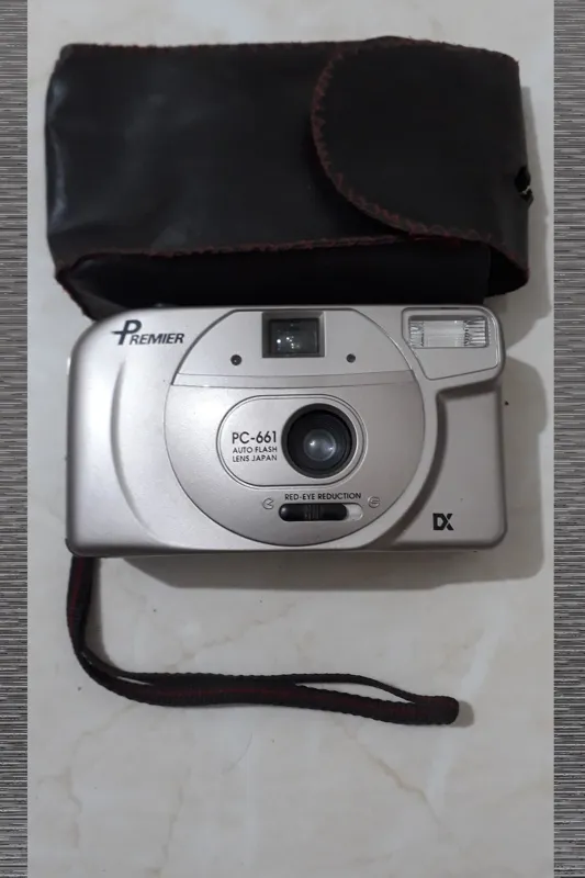 دوربین premier خوشرنگ با کیف و بند