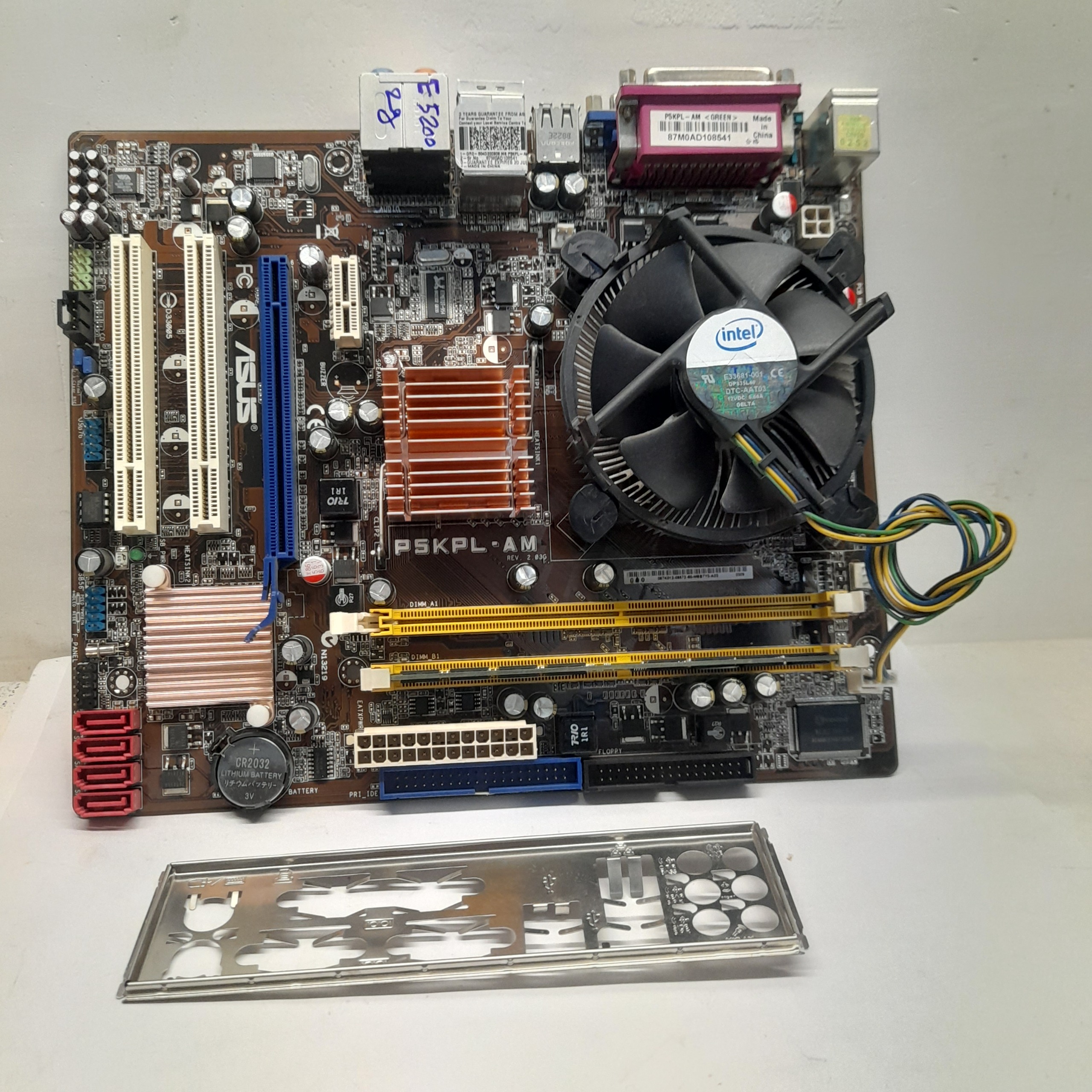 باندل دو هسته ای اقتصادی DDR2 آنبرد با 2 گیگ رم