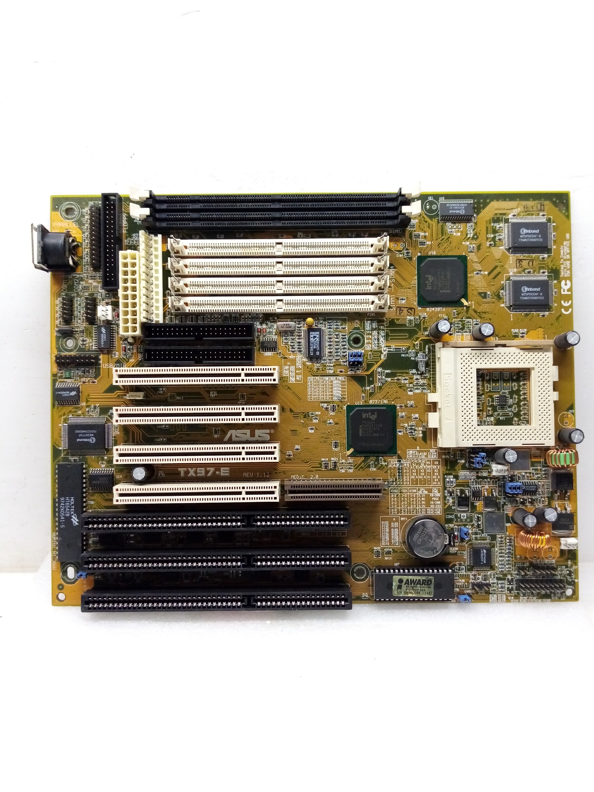 مادربرد سوکت بسیار تمیز و قدیمی