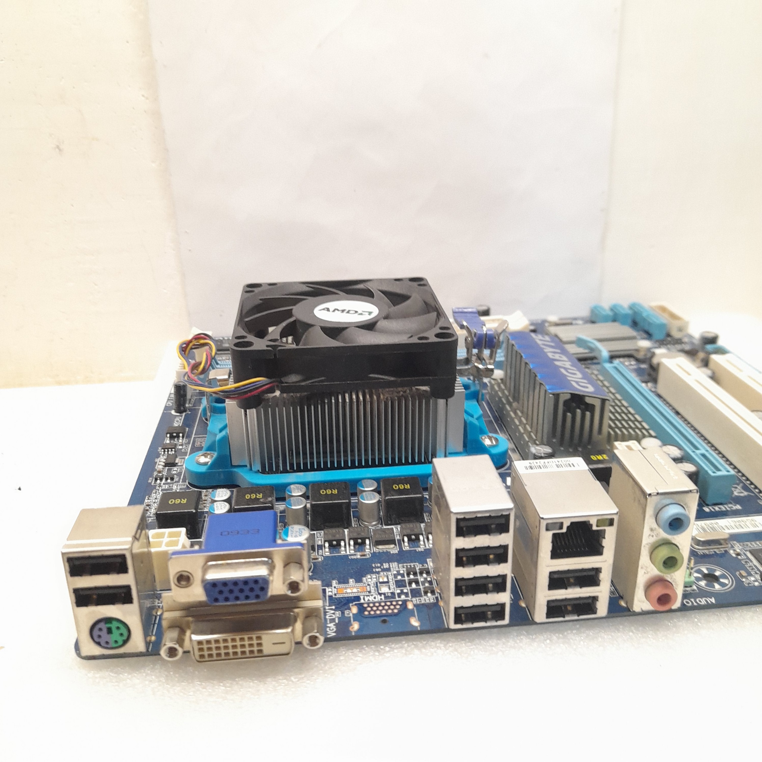 باندل قوی دو هسته ای اقتصادی گیگابایت DDR2