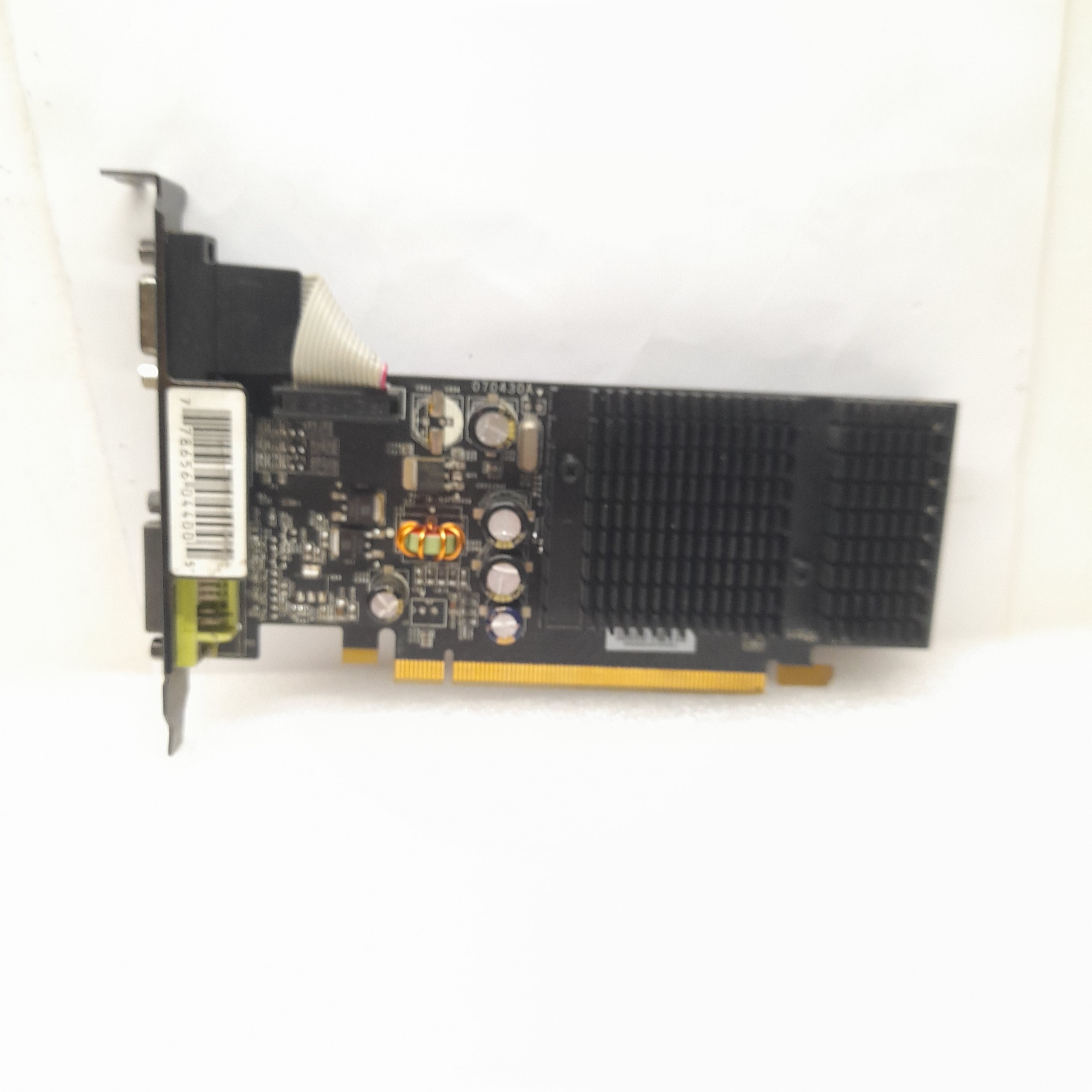 گرافیک 128 مگ XFX مدل 7200 GS