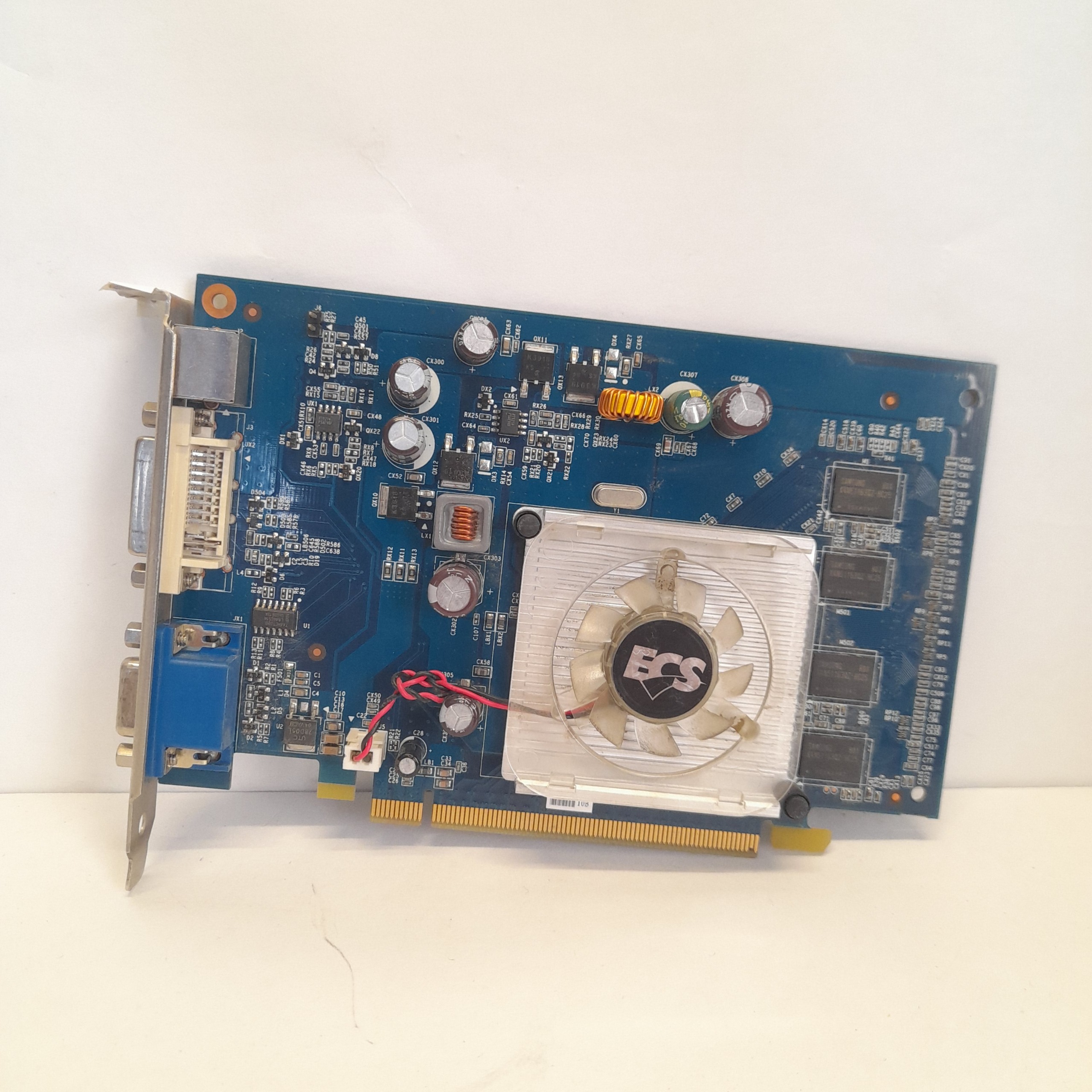 گرافیک 512 مگ 8400GS ESC