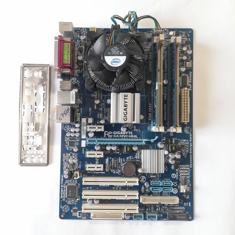 مادربرد با 4 گیگ رم DDR2 و cpu E7500 CORE2 و فن