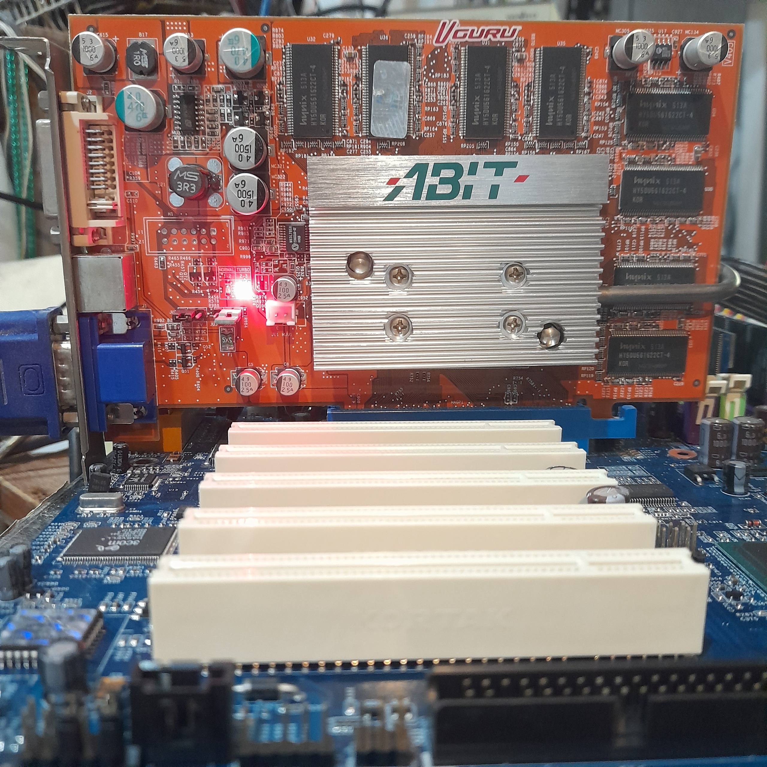 غول گرافیک نوستالوژی  AGP ATi 9600 PRO بسیار نادر