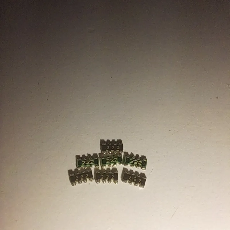 ده عدد مقاومت آرایه ای (شانه ای) smd 2.2k