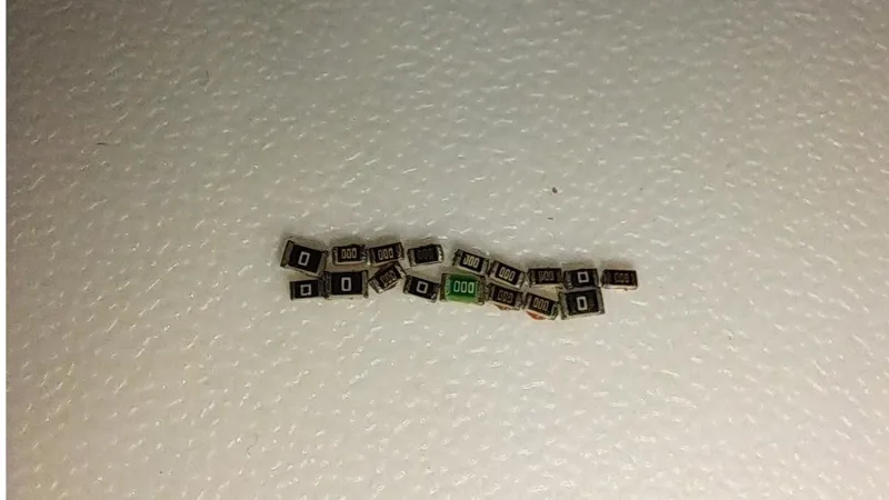 هفده عدد مقاومت smd 0 اهم