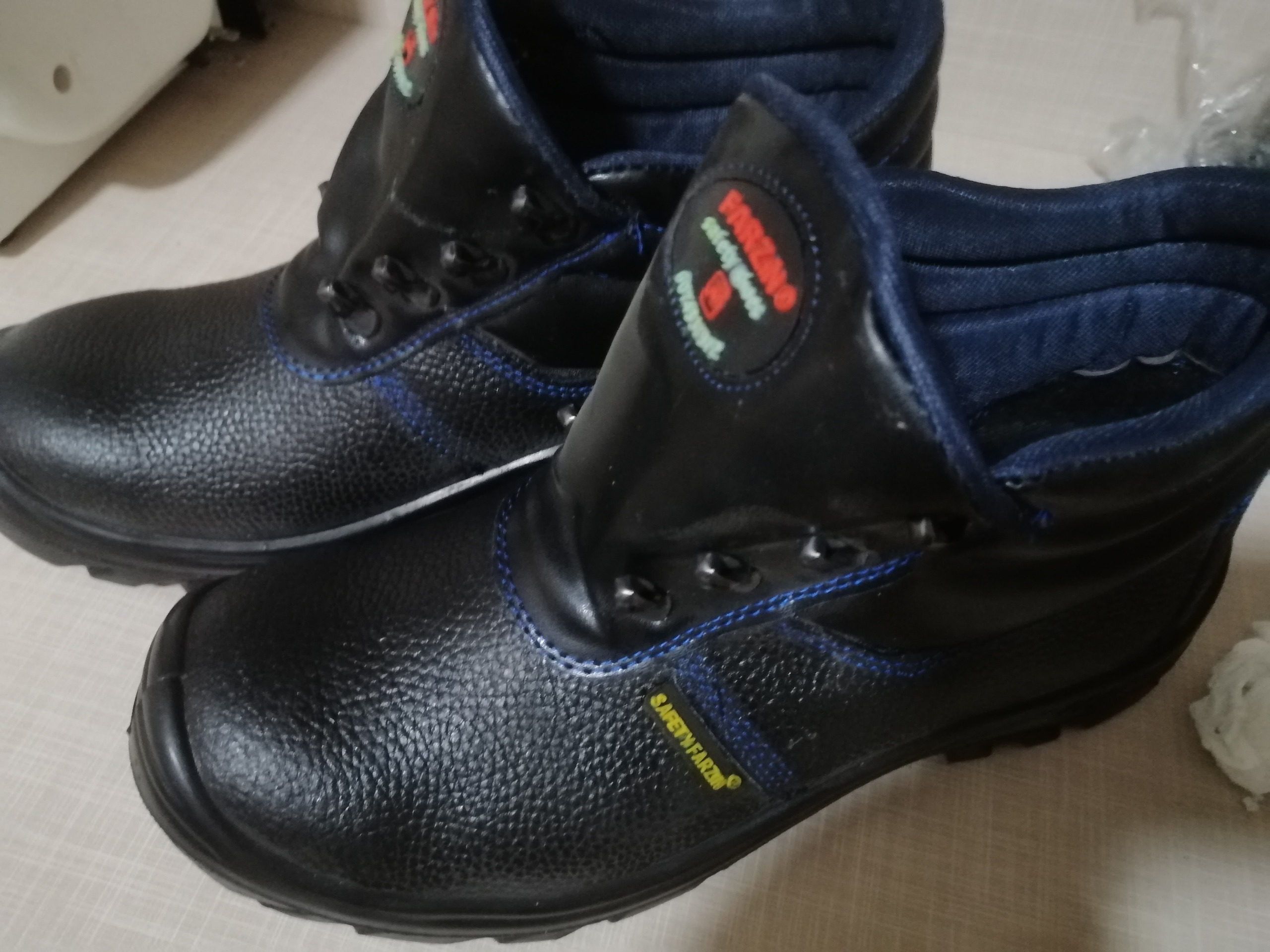 کفش ایمنی فرزین