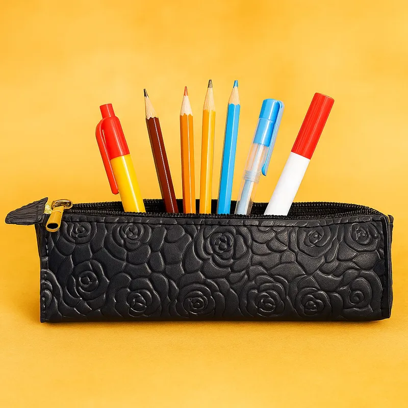 جامدادی چرمی ساده با قیمت عالی گل برجسته