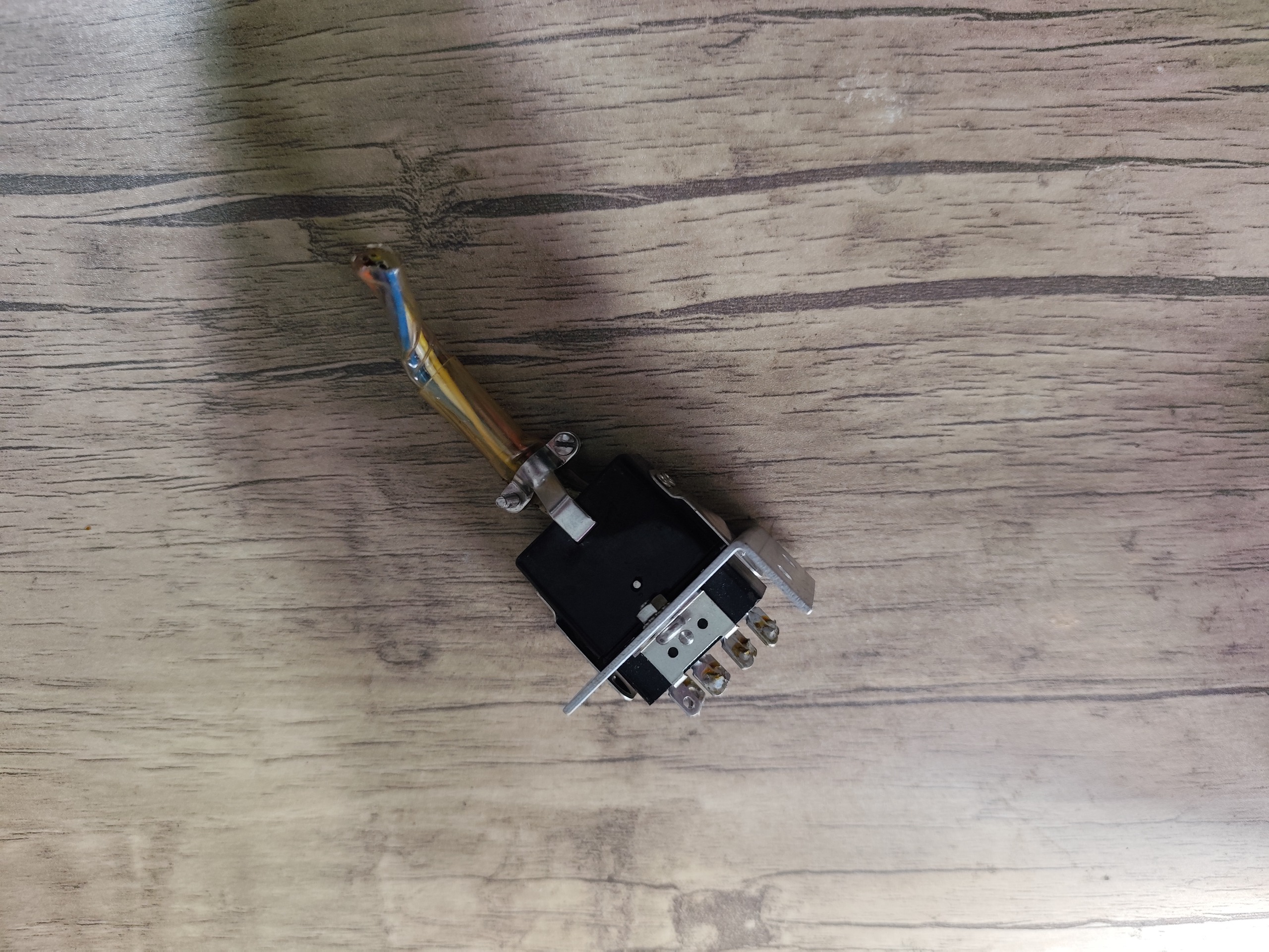 کانکتور 8 پین نظامی