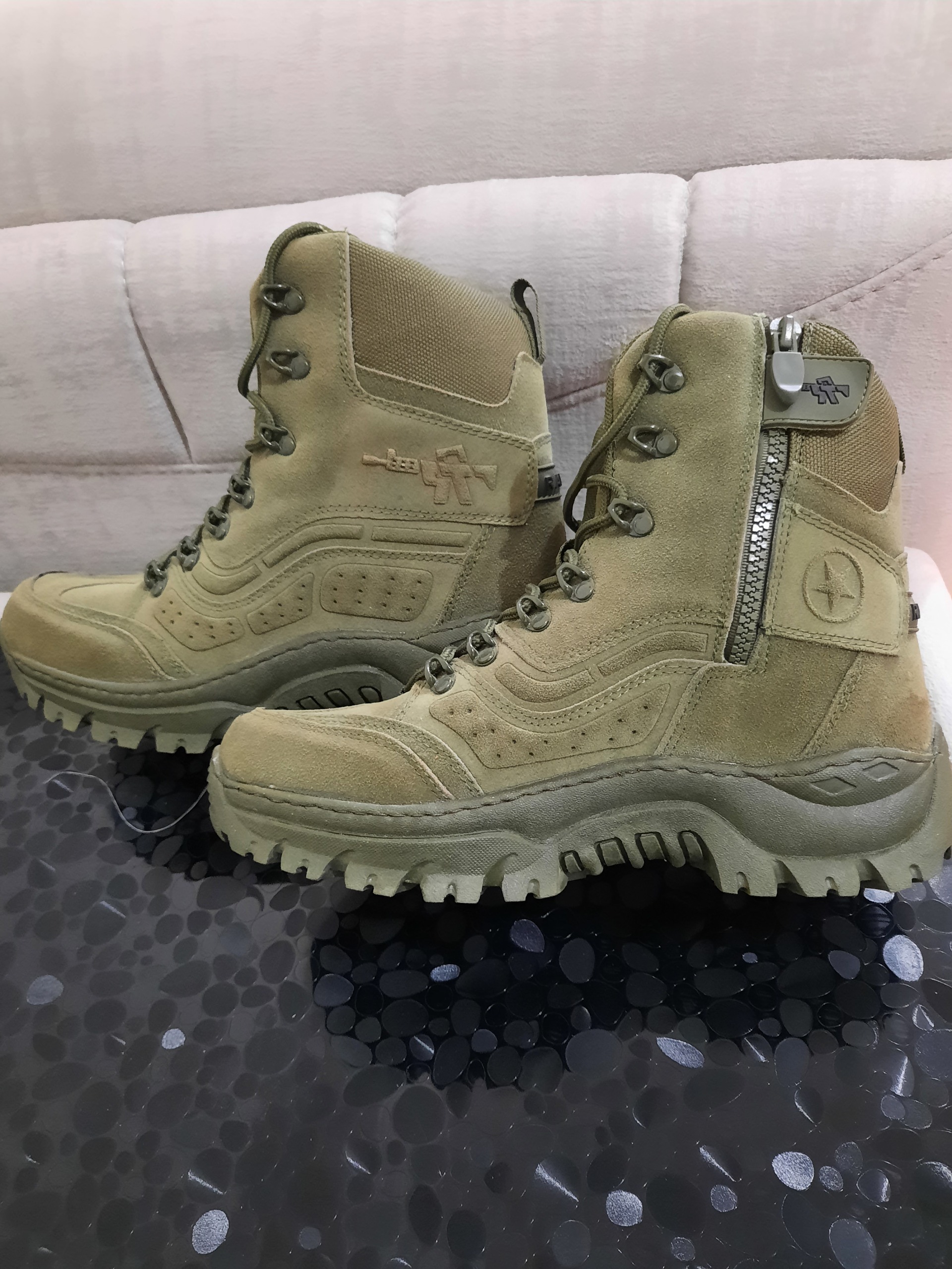 پوتین نظامی و کوهنوردی