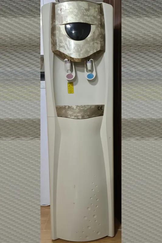 آب سرد/گرم کن و تصفیه کن کره ای دارای پمپ آب