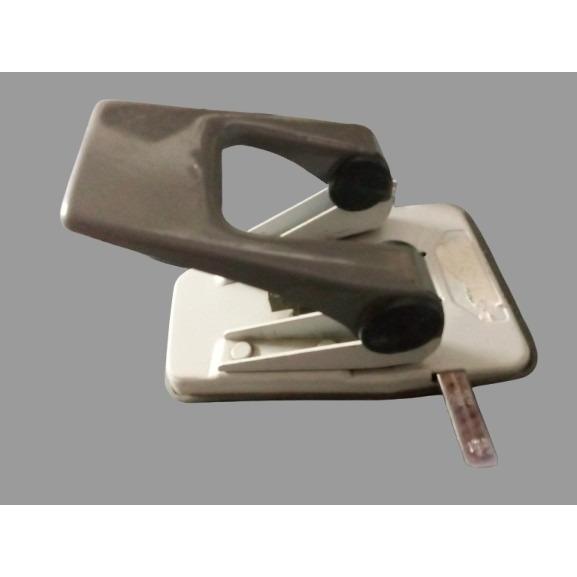 پانچ سوراخ کن کاغذ