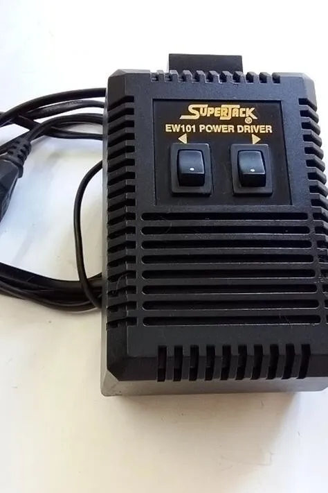 آداپتور 220 ولت شبکه