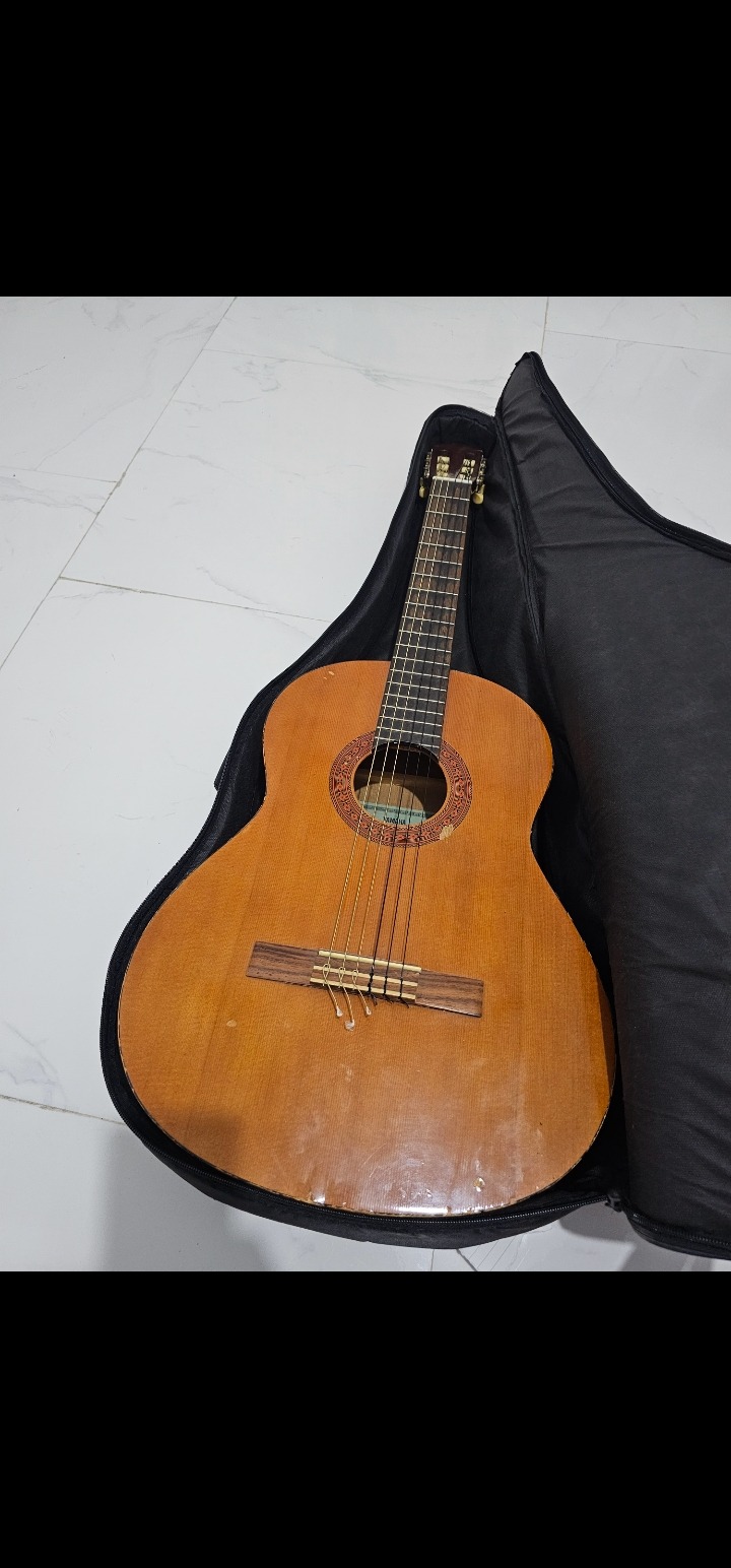 گیتار یاماها c40 اصلی
