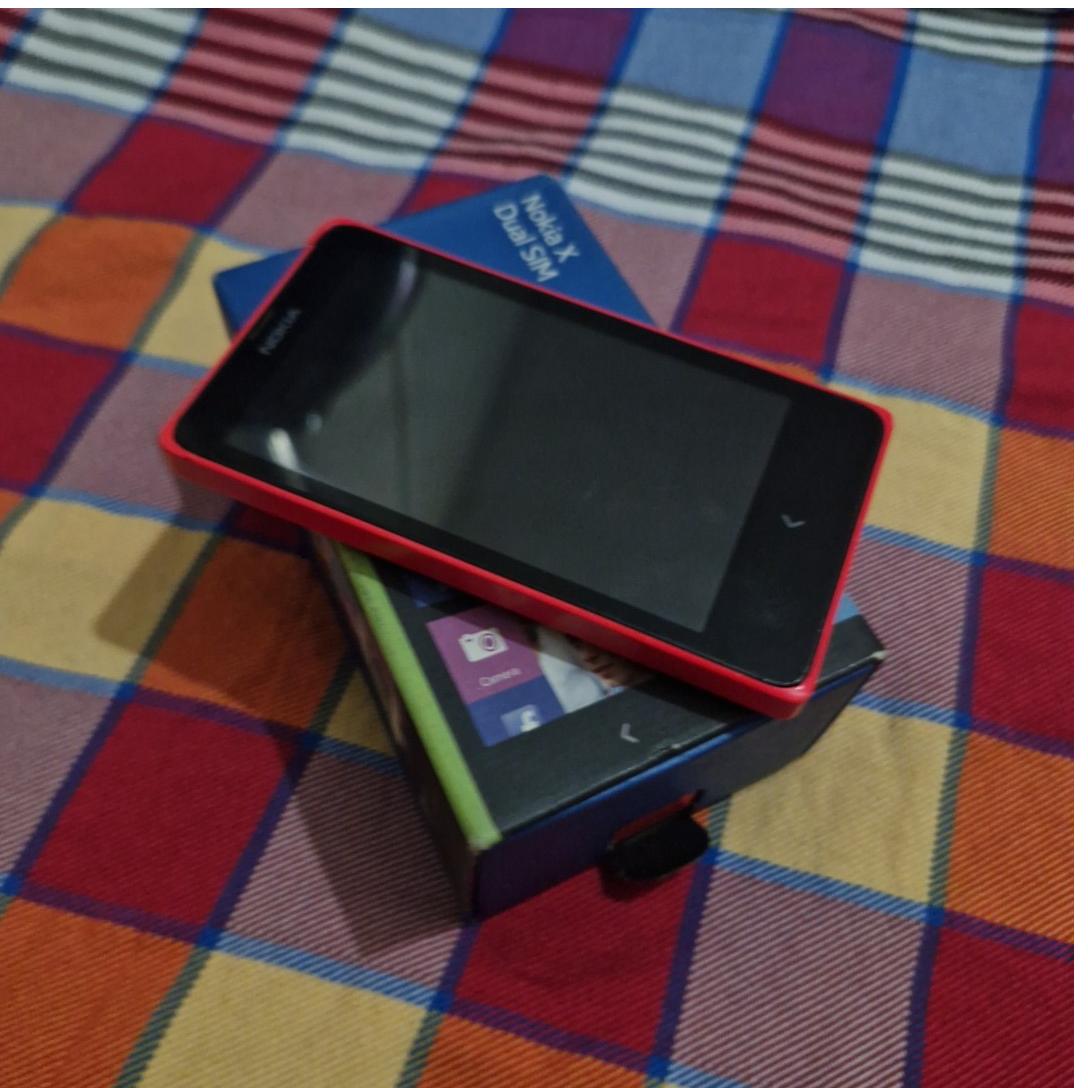 Nokia x به صورت خاموش